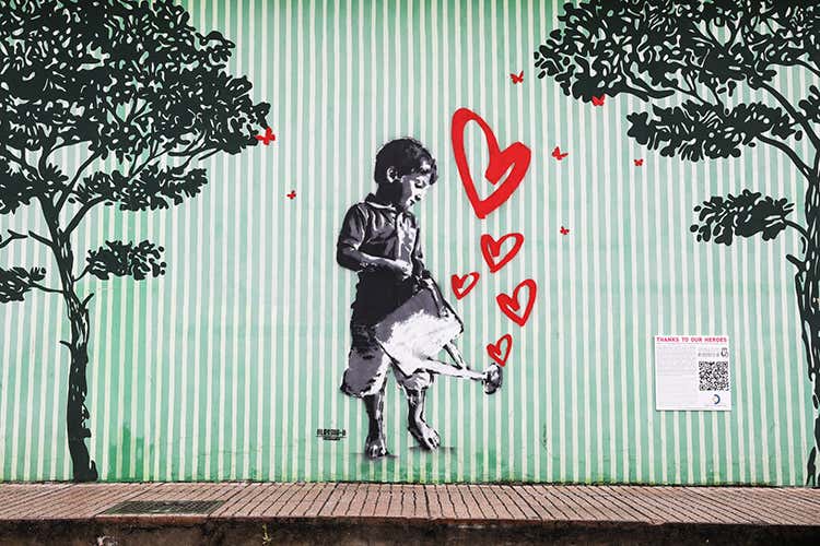 Autogrill, un messaggio di speranza con i murales dell'artista Alessio-B Autogrill, un messaggio di speranza con i murales dell'artista Alessio-B