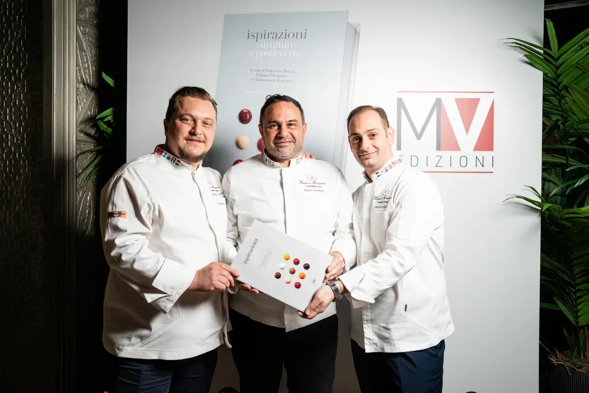 Gli autori del manuale Ispirazioni e strutture di pasticcerie: da sinistra Emmanuele Forcone, Fabrizio Donatone e Francesco Boccia 