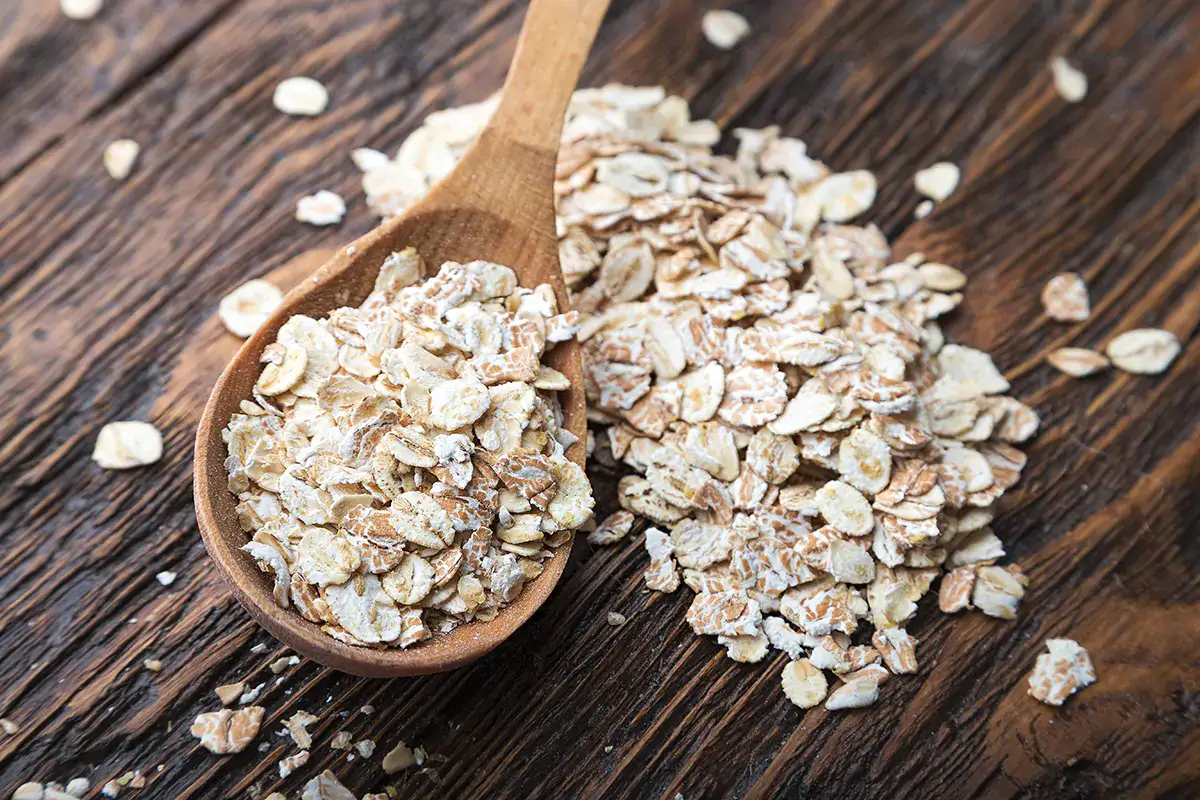 Con l'avena basta un po' di yogurt per trovare la combinazione perfetta Il segreto per fare in fretta i muscoli? La colazione proteica