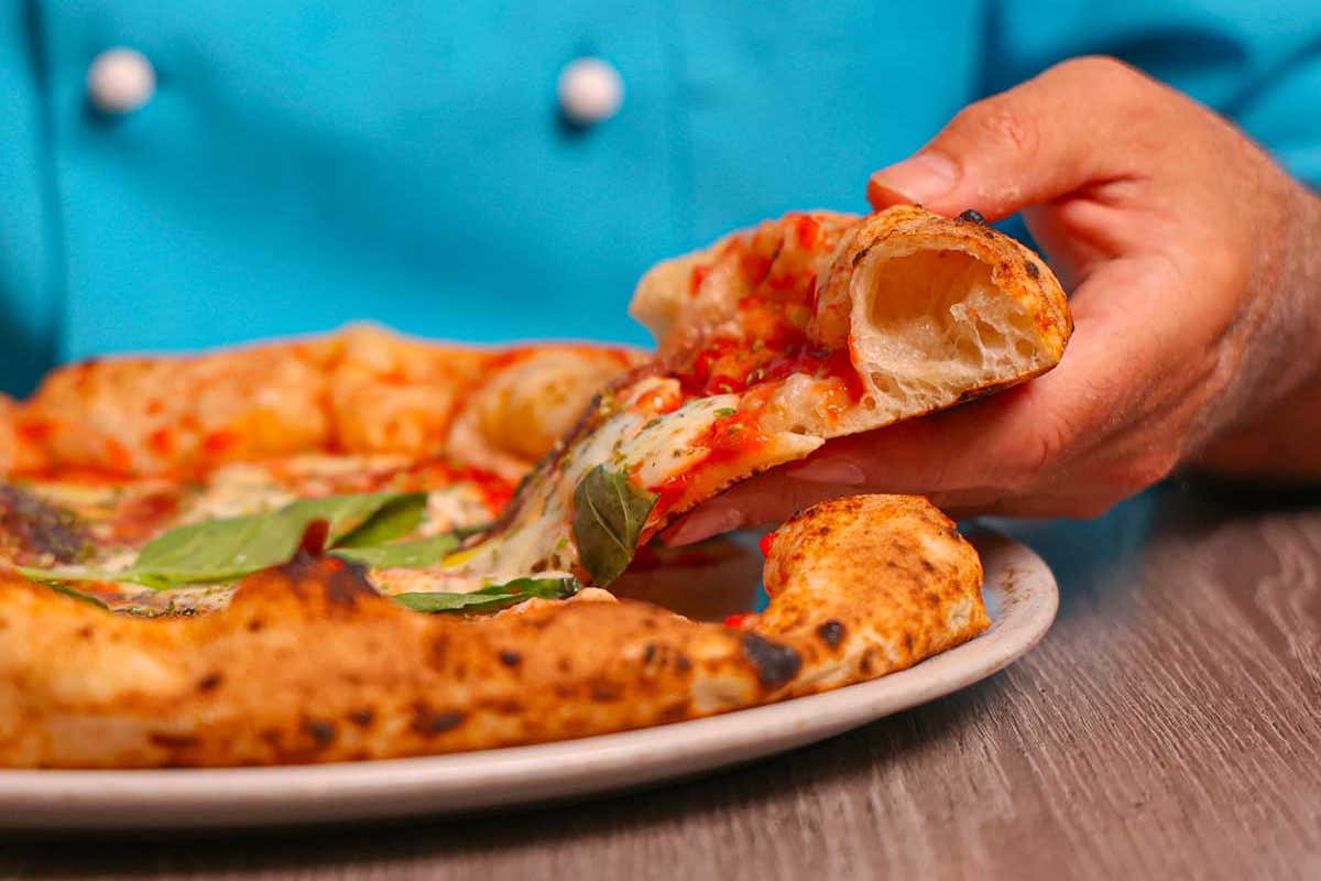 L’alveolatura è la firma di una pizza fatta a regola d’arte per Luigi Teperino