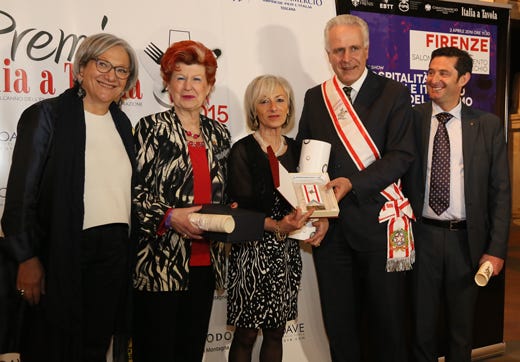 da sinistra: Anna Lapini, Annie Féolde, Mariuccia Passera, Eugenio Giani e Aldo Cursano