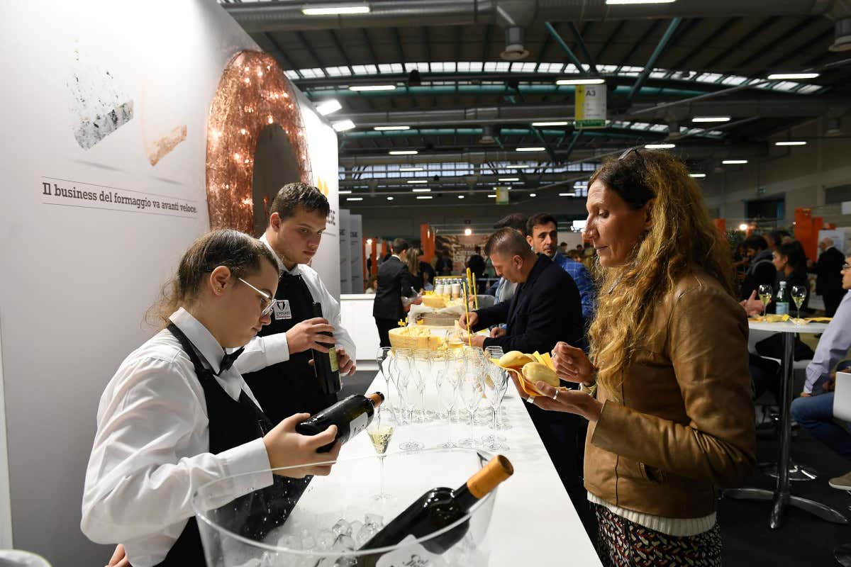 Un momento della prima giornata del B2Cheese 2022 È partito il B2Cheese, due giorni interamente dedicati al formaggio Un momento della prima giornata del B2Cheese 2022 È partito il B2Cheese, due giorni interamente dedicati al formaggio