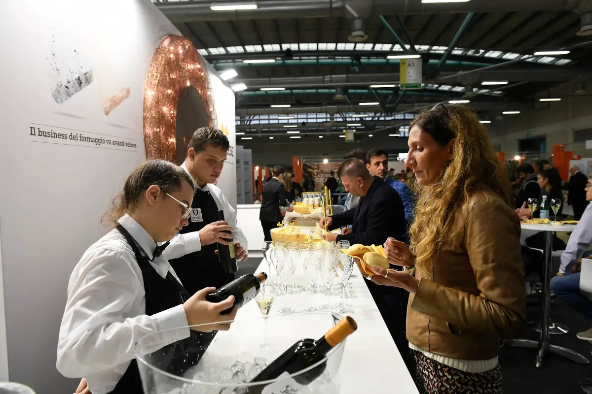 Un momento della prima giornata del B2Cheese 2022&nbsp; &Egrave; partito il B2Cheese, due giorni interamente dedicati al formaggio