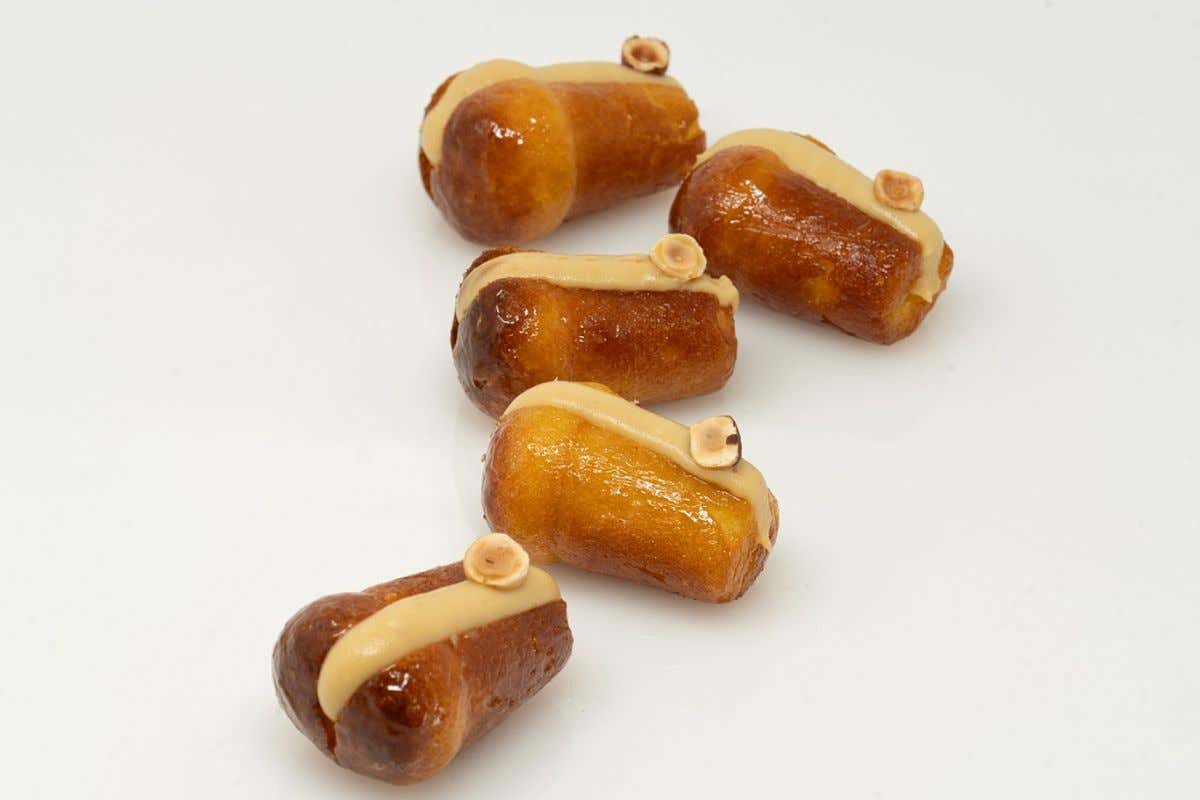 La storia del babà, il dolce napoletano che napoletano non è