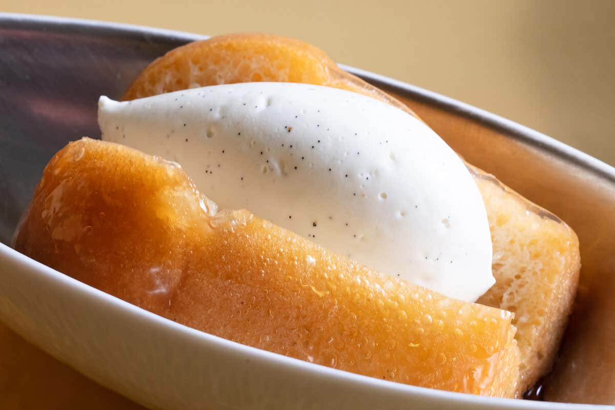 Il Babà di Christian Marasca Da Zia Restaurant a Roma si usano solo panna e burro di alta qualità