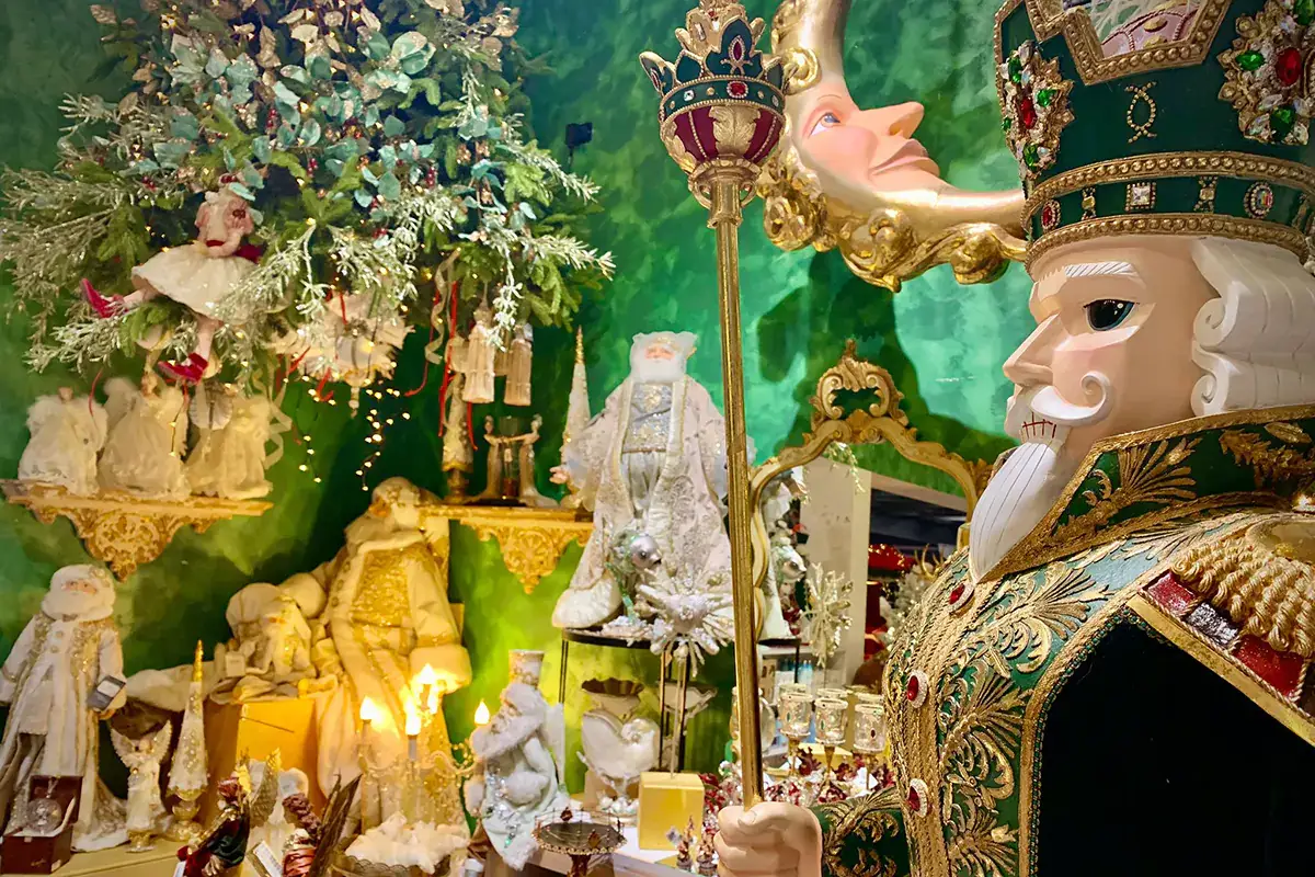 Articoli natalizi in vendita Per trovare Babbo Natale non occorre andare in Lapponia, basta un giro nella Tuscia