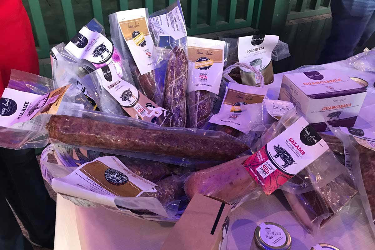 I salumi Coccia Per trovare Babbo Natale non occorre andare in Lapponia, basta un giro nella Tuscia