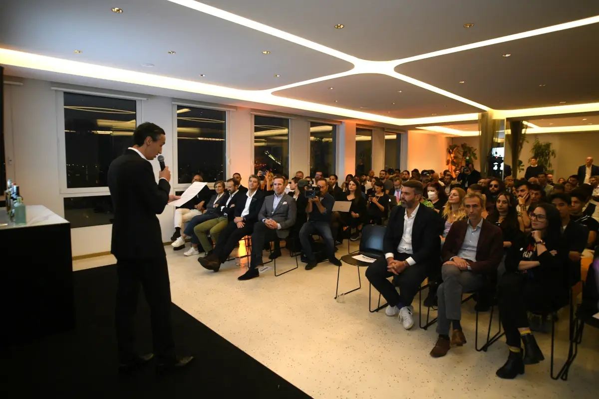 Un momento della presentazione della terza edizione di Shake Your Future by Bacardi Limited. Al microfono St&eacute;phane Cluzet, country manager di Martini e Rossi - Bacardi Group 