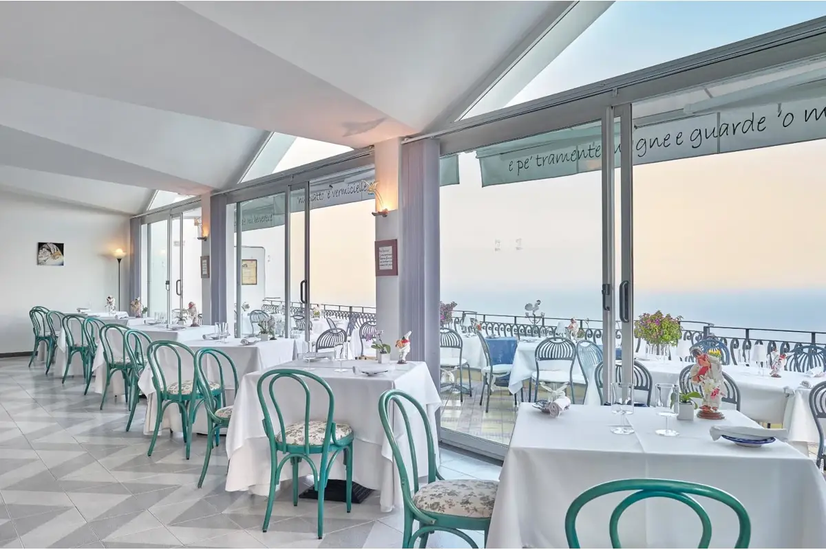 L'interno del Baccofurore Baccofurore Hotel Hostaria, storia e trionfo di sapori mediterranei