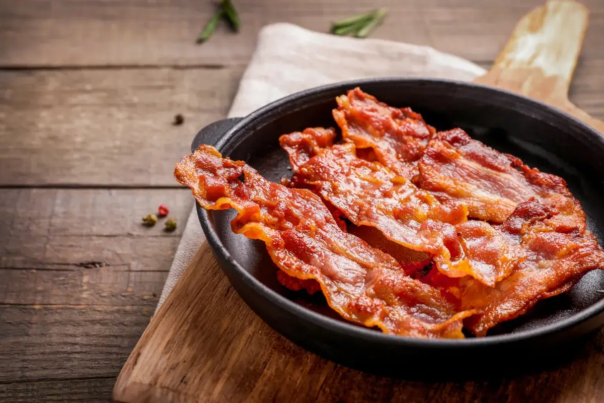 Bacon a rischio negli Usa? In California mancher&agrave; il bacon, troppi allevamenti fuori norma