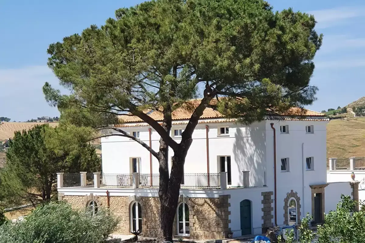 Baglio Bonsignore produce circa 50 mila bottiglie l'anno Debora Greco, la signora