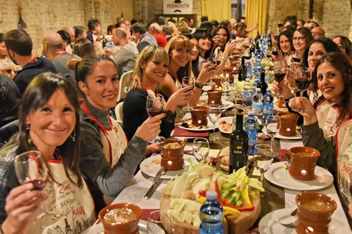 Un piatto che crea socialit&agrave; e condivisione Bagna cauda day, ad Asti arriva anche Papa Francesco