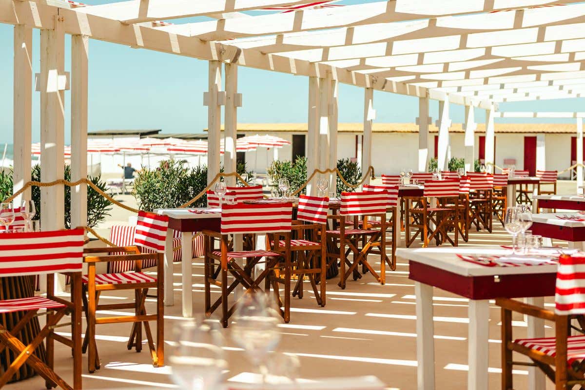 Un tuffo negli anni '60: apre il Bagno Saint Tropez con ristorante a Fregene