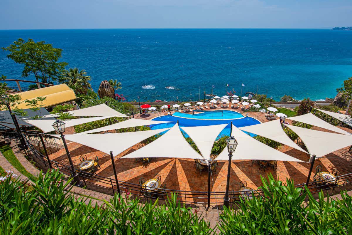 Hotel Baia Taormina, ospitalità siciliana per una vacanza esclusiva Hotel Baia Taormina, ospitalità siciliana per una vacanza esclusiva