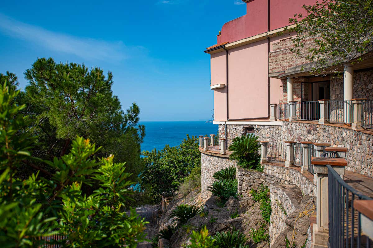 Hotel Baia Taormina, ospitalità siciliana per una vacanza esclusiva Hotel Baia Taormina, ospitalità siciliana per una vacanza esclusiva