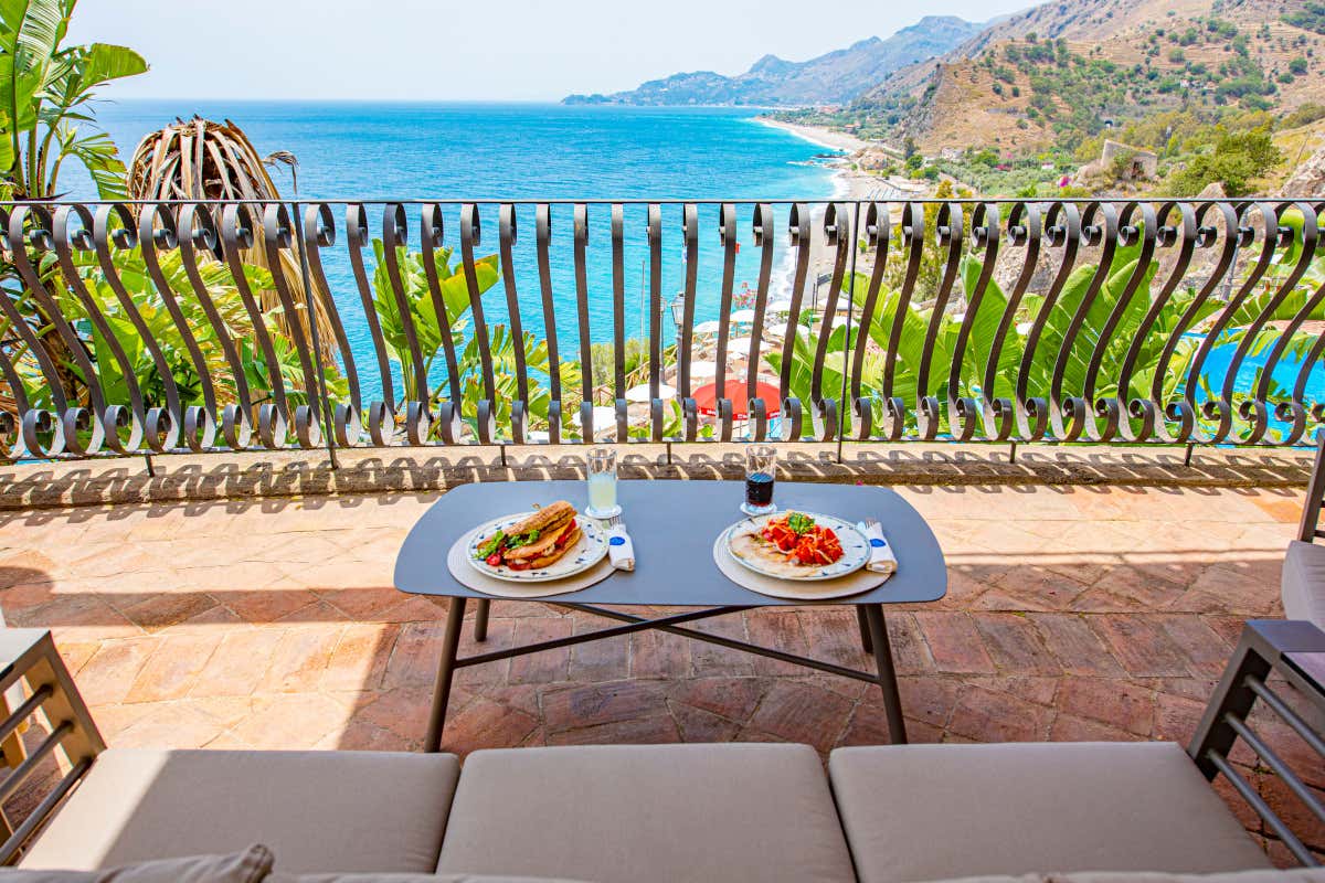 Hotel Baia Taormina, ospitalità siciliana per una vacanza esclusiva Hotel Baia Taormina, ospitalità siciliana per una vacanza esclusiva