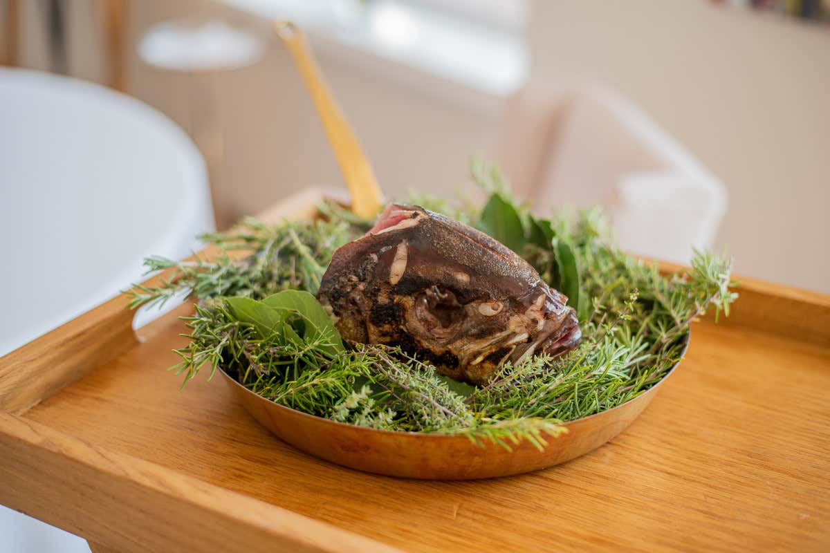 Testa di Ricciola Ai Balzi Rossi tecnica e gusto vanno a braccetto nel piatto