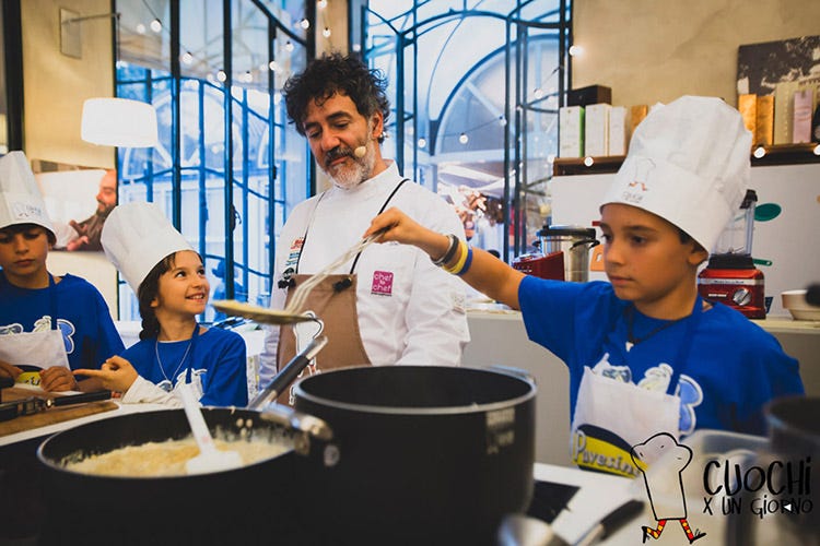 Chef stellati guideranno i piccoli aspiranti cuochi (Bambini a lezione di cucina In cattedra gli chef stellati)