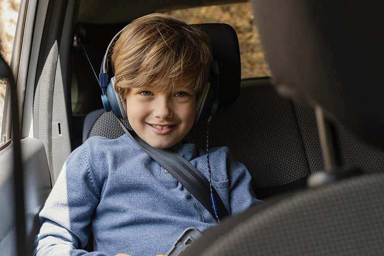 Qual è il modo migliore per non fare annoiare i bambini in auto? «Siamo arrivati?» Intrattenere i bambini in viaggio Qual è il modo migliore per non fare annoiare i bambini in auto? «Siamo arrivati?» Intrattenere i bambini in viaggio