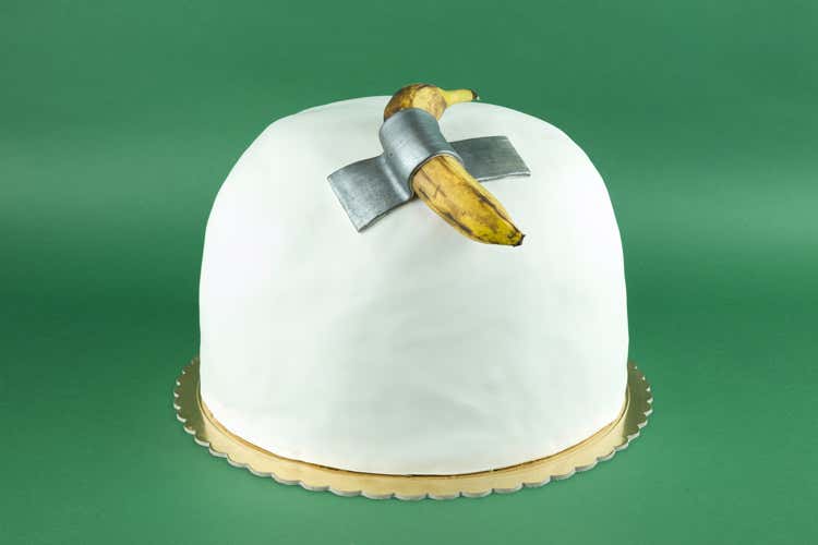 Il panettone ispirato alla banana di Cattelan (La banana di Maurizio Cattelan diventa un panettone)