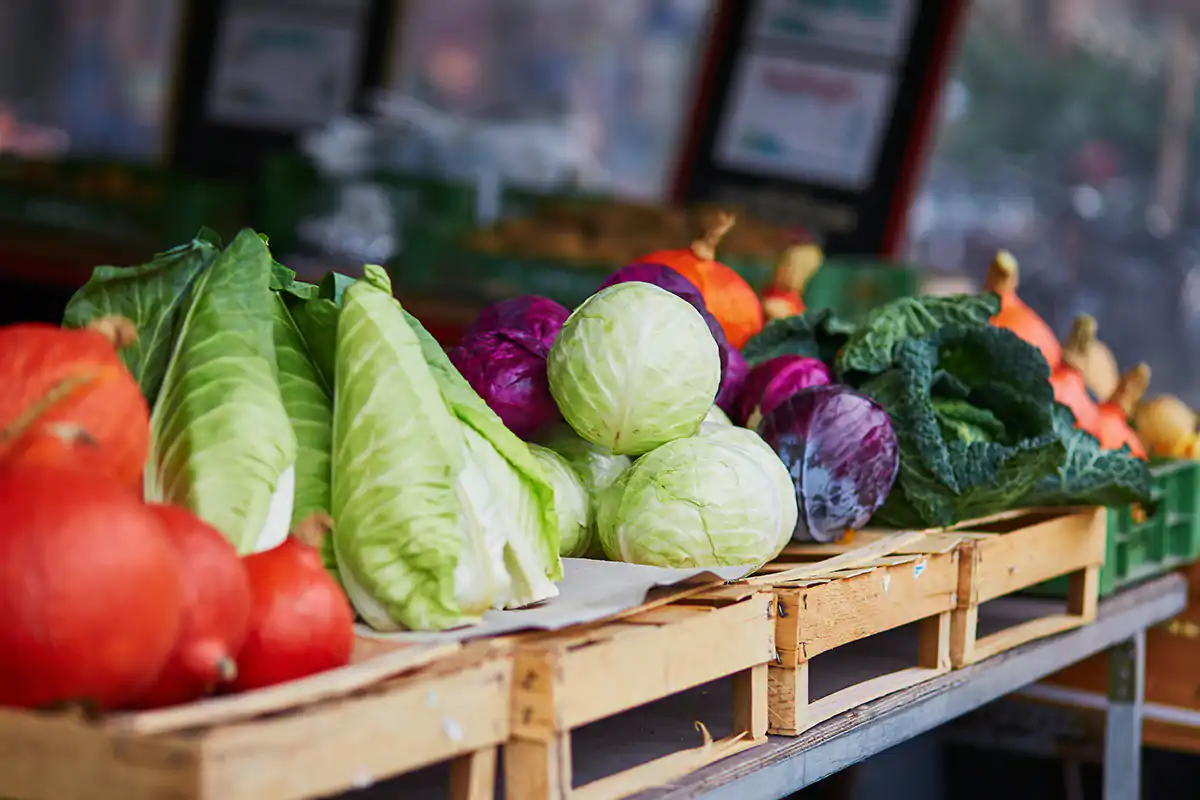 Una bancarella del mercato A Milano un nuovo mercato agricolo