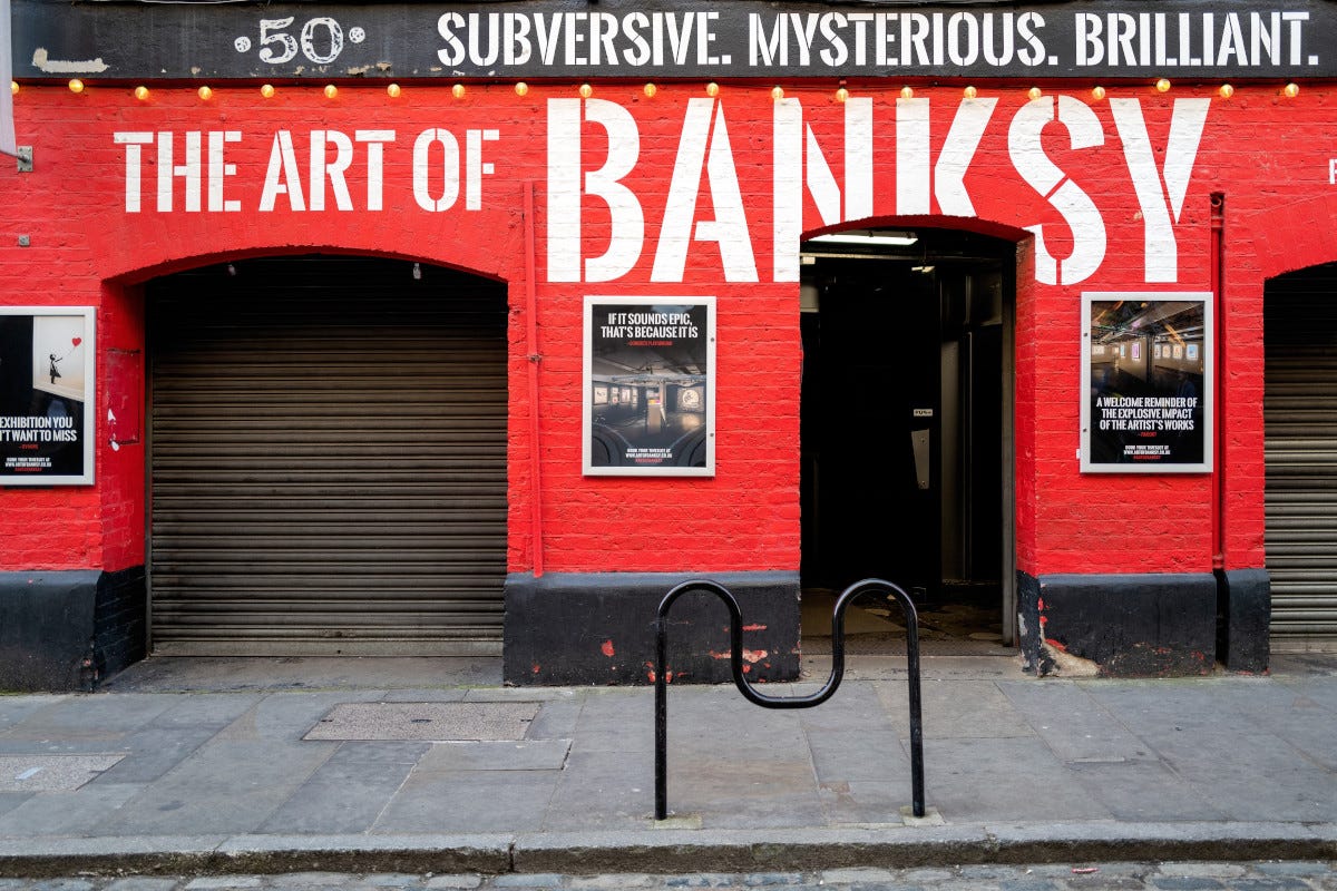 Mostra di Banksy a Londra Itinerario artistico per scoprire le opere di Banksy