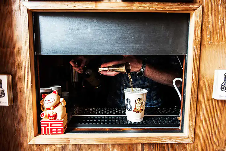 Dei 5 locali solo il Backdoor 43 &egrave; aperto con il take away (Fonte: flawless.life) Flavio Angiolillo: Con i locali chiusi investo nella produzione di distillati