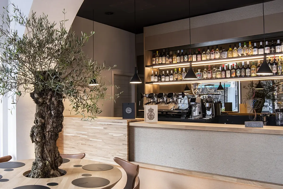 Bar Gustare la Sardegna stando a Milano? Riapre Frades Porto Cervo