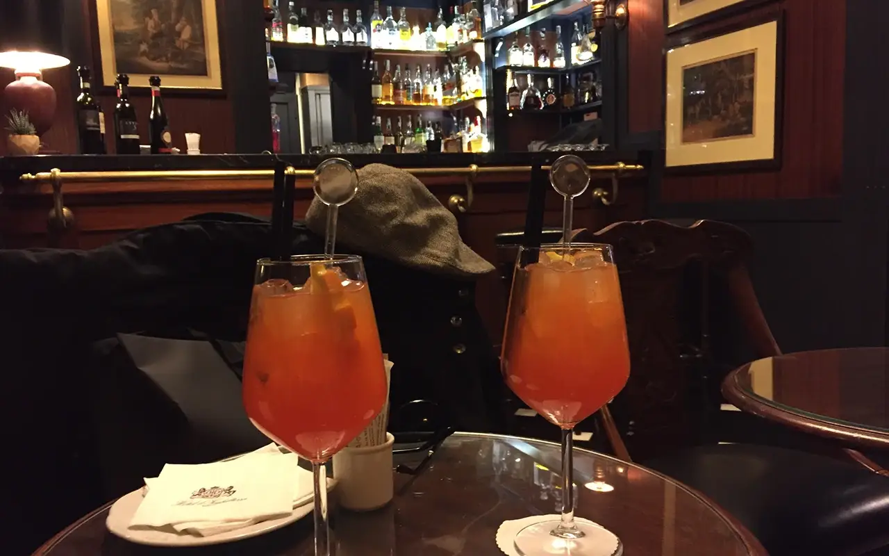 Café Romano Lounge Bar Hotel d'Inghiterra: eleganza e suggestioni di una dimora d'altri tempi