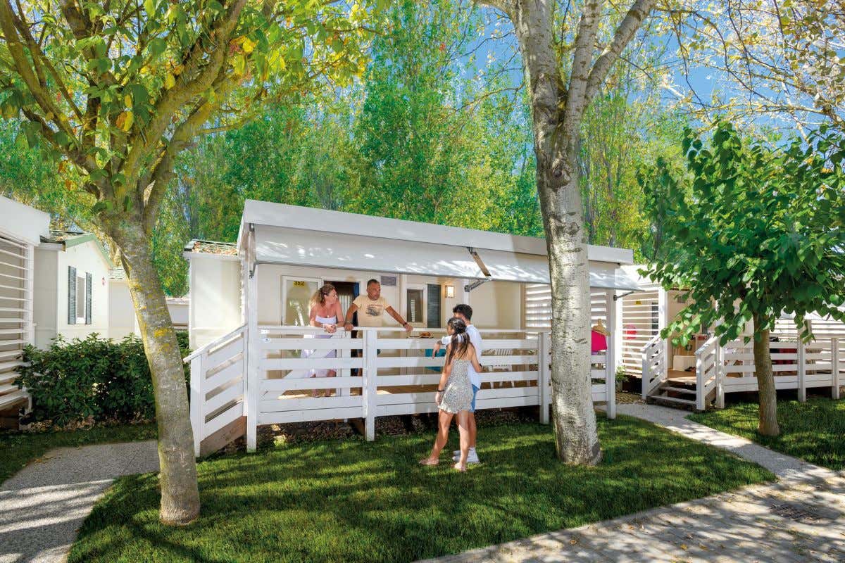 Barricata Holiday Village, il glamping tra le dune del Parco del Delta del Po