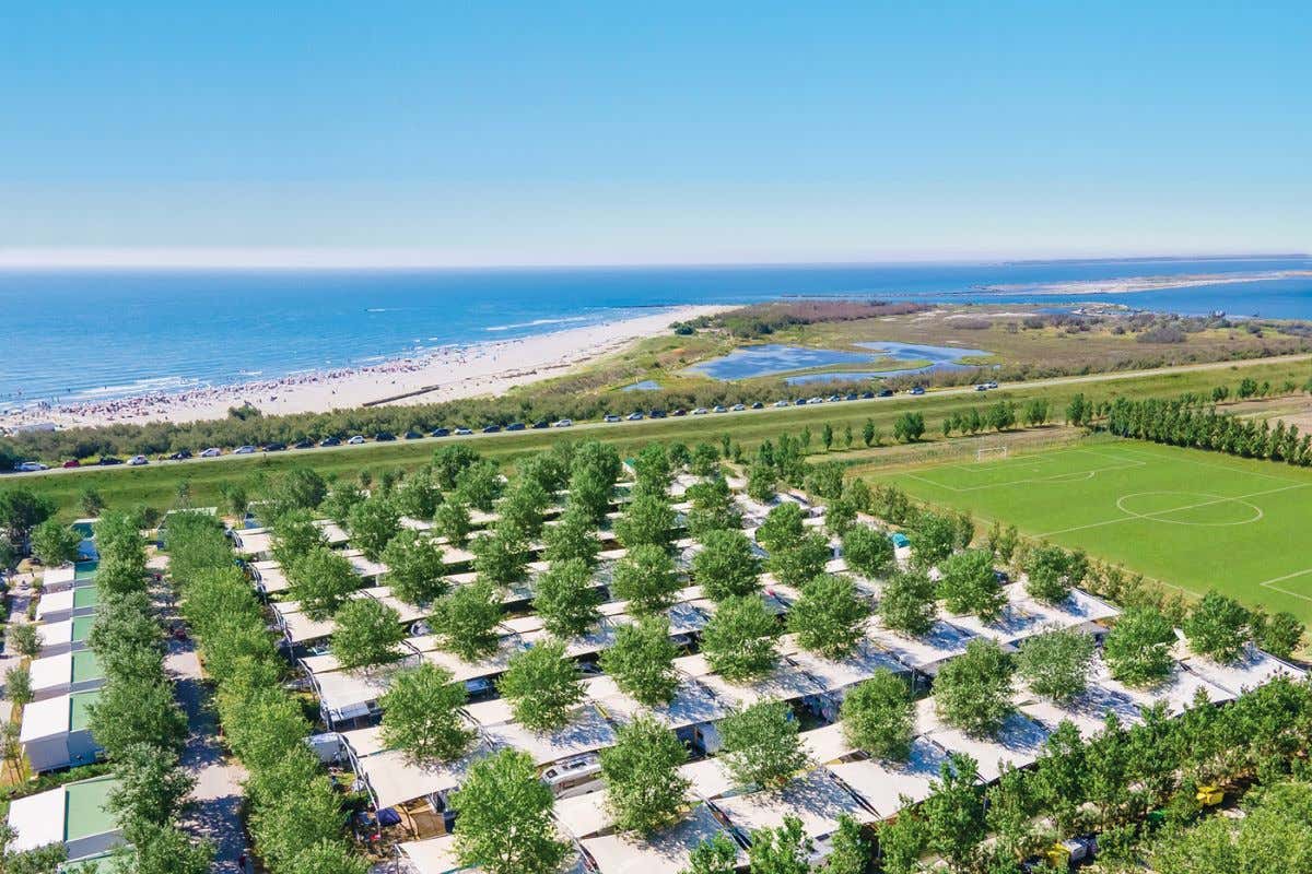 Barricata Holiday Village, il glamping tra le dune del Parco del Delta del Po