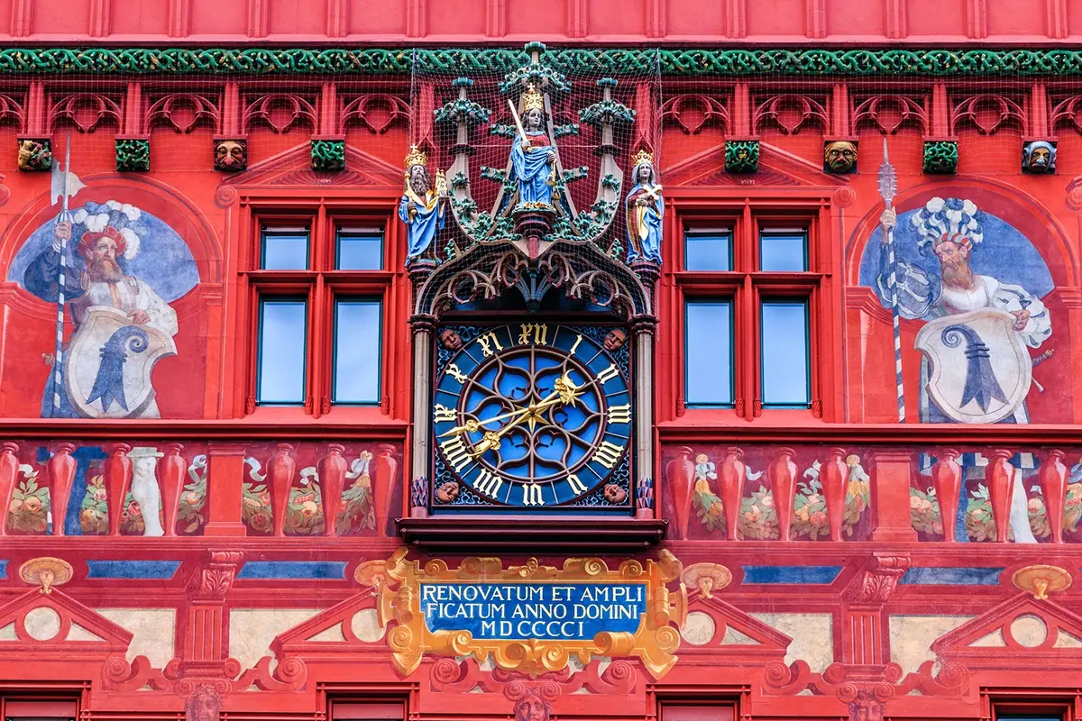 Dettaglio di un edificio storico Arte, architettura ed esperienze: ecco Bailea, la New York della Svizzera