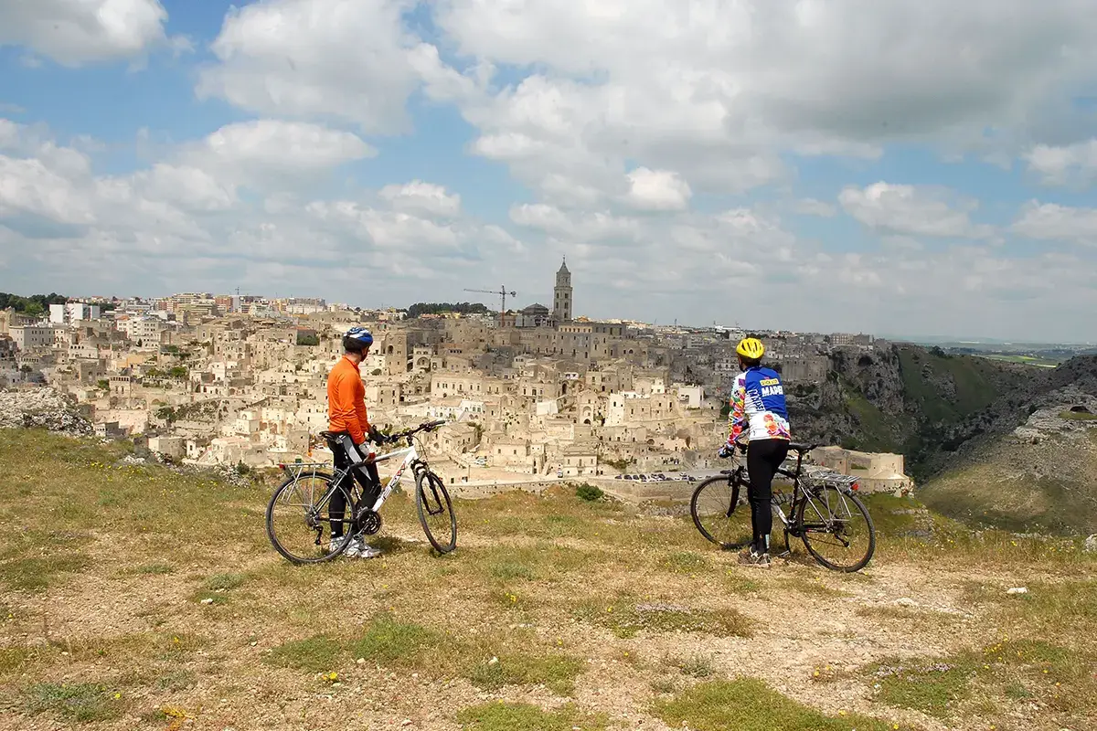 Vista su Matera Scoprire l'Italia in bicicletta, ecco le ciclovie pi&ugrave; green