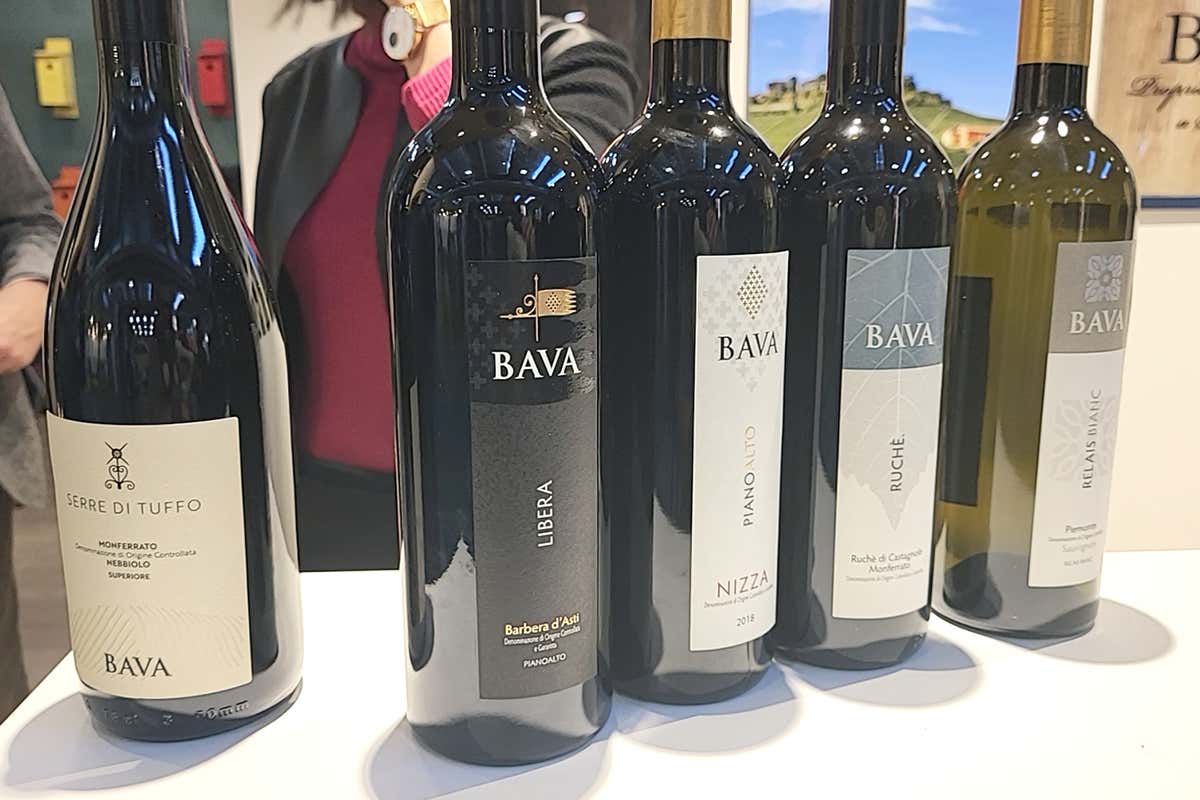 Serre di Tuffo Monferrato Doc Nebbiolo Superiore va ad aggiungersi alla produzione della cantina Bava Bava al Vinitaly presentato in anteprima Serre di Tuffo