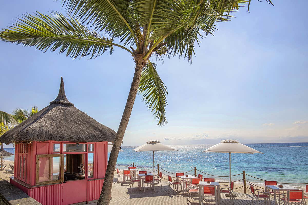 Victoria Beachcomber: camere rinnovate e servizi fronte mare a Mauritius