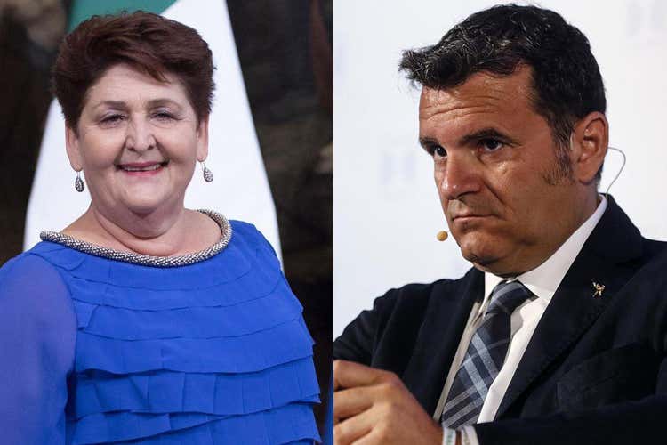 Teresa Bellanova e Gian Marco Centinaio (Bellanova: Sì ai migranti nei campiCentinaio replica: Pensi agli italiani)