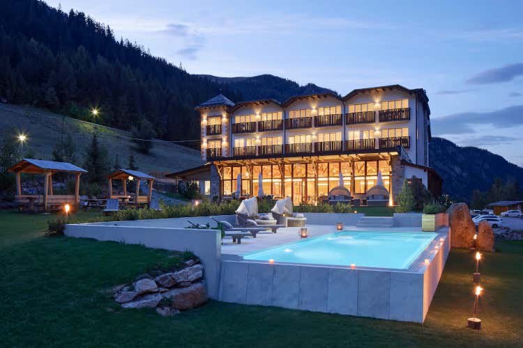 Novità all'Hotel Bella Vista di Trafoi: piscina con vista e un nuovo bed and breakfast