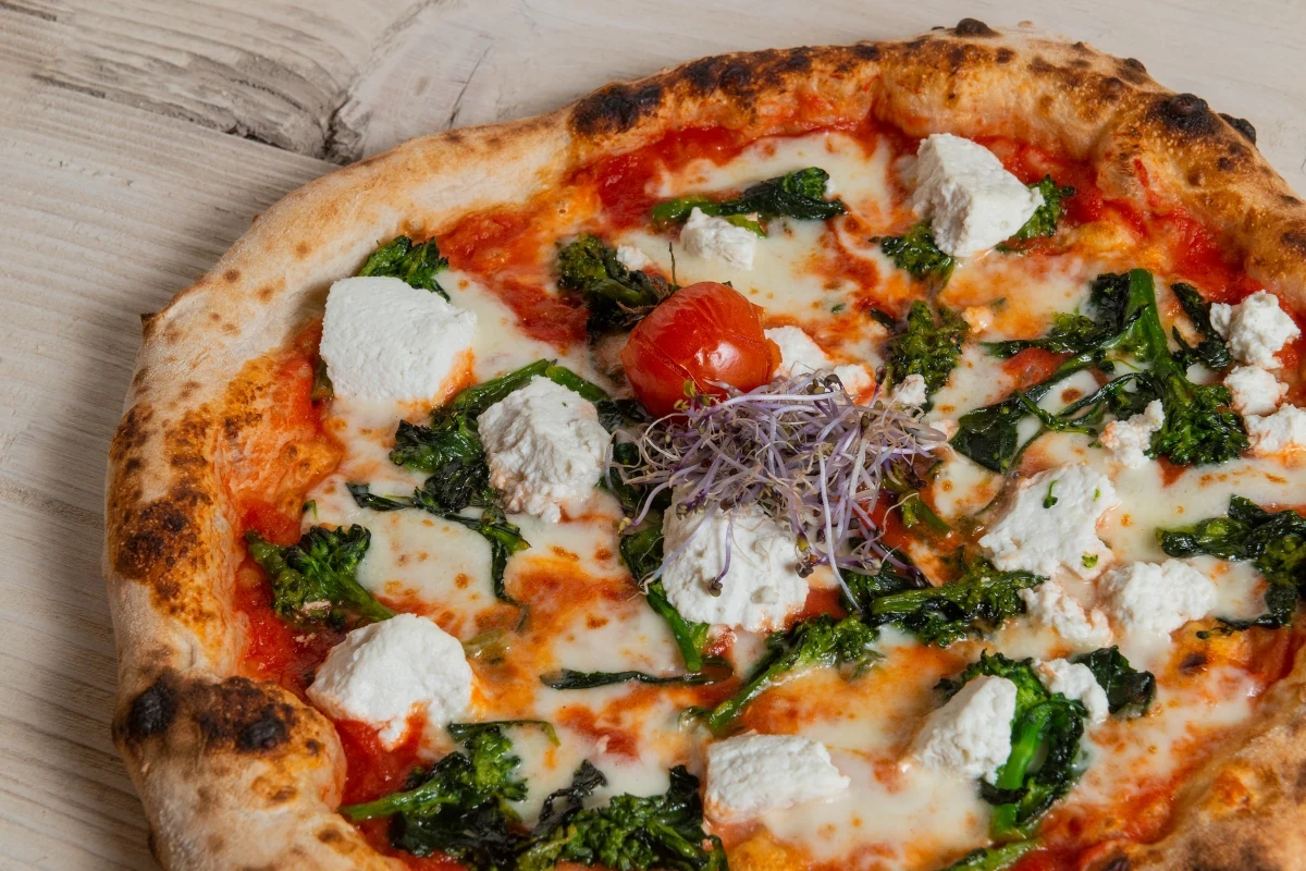 La pizza è uno dei piatti forti de La Fenice La nuova Fenice ristorante “drive-in” in centro Belluno