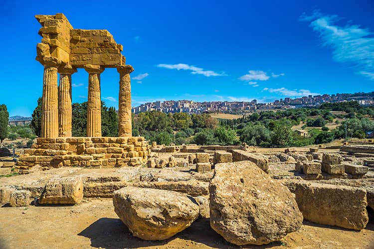 La Valle dei Templi ad Agrigento gettonatissima quest'estate (Bene il turismo culturaleMeglio i musei delle spiagge)