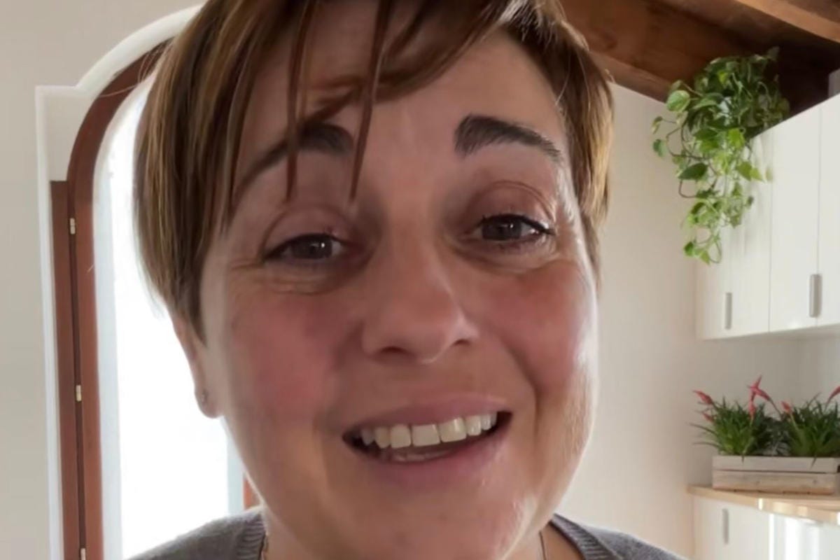 Un'immagine di Benedetta Rossi dal video di TikTok Benedetta Rossi sbotta e in lacrime attacca i critici: «Sono arrabbiata»