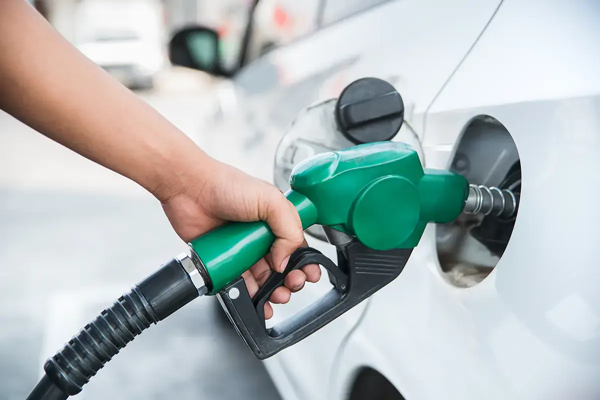 Benzina alle stelle: cos&igrave; il turismo si ferma