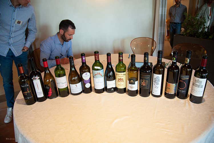 Etichette (Bergamo, vini en primeur Comunicazione oltre a qualit&agrave;)