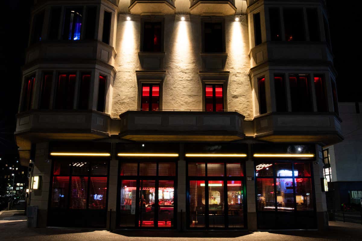 Ronin Robata porta nel centro di Milano l'antico rito dello Yakiniku