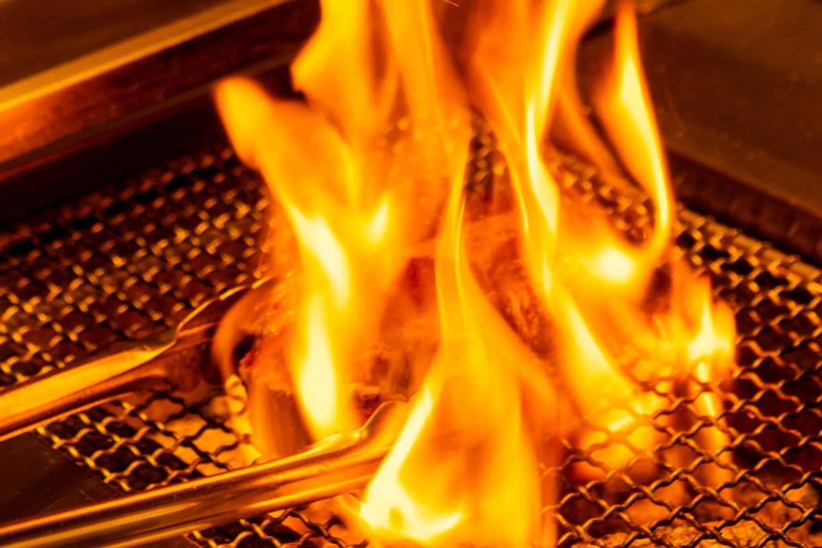 Ronin Robata porta nel centro di Milano l'antico rito dello Yakiniku