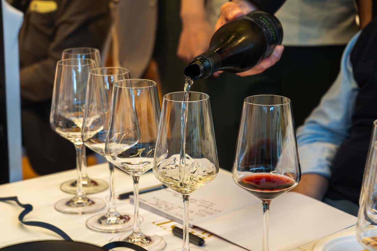 Il 18 maggio si terrà il talk organizzato da Italia a Tavola dal titolo "Vino al ristorante: opportunità per tutti o pratica per il cassetto?"