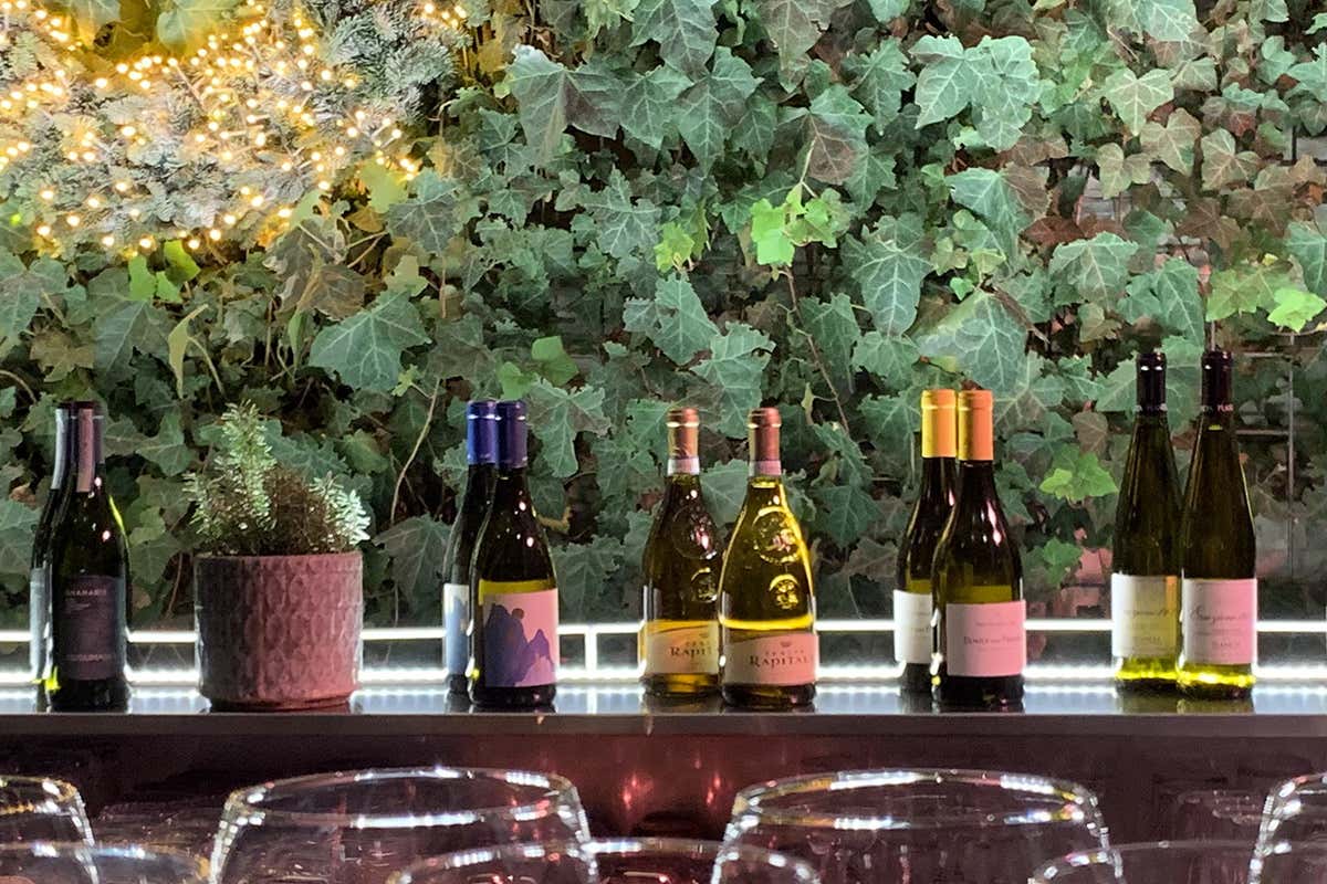 Bianchi di Sicilia sulla Terrazza Assovini Sicilia, a Milano con 19 cantine