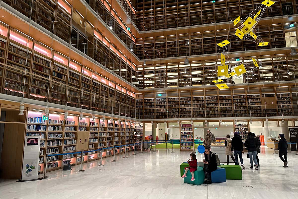 La Biblioteca Nazionale Tutti i sorprendenti colori e gusti di Atene anche d'inverno
