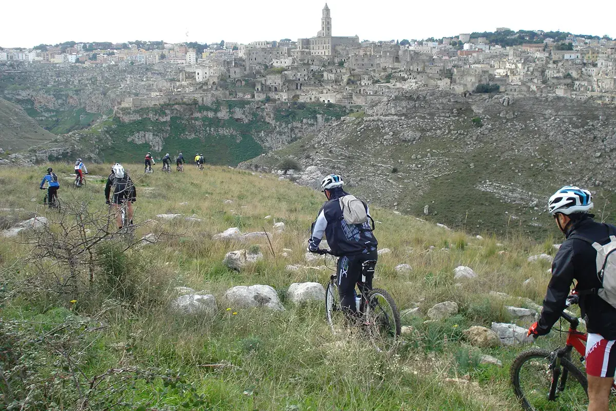 Estate in bicicletta Scoprire l'Italia in bicicletta, ecco le ciclovie pi&ugrave; green