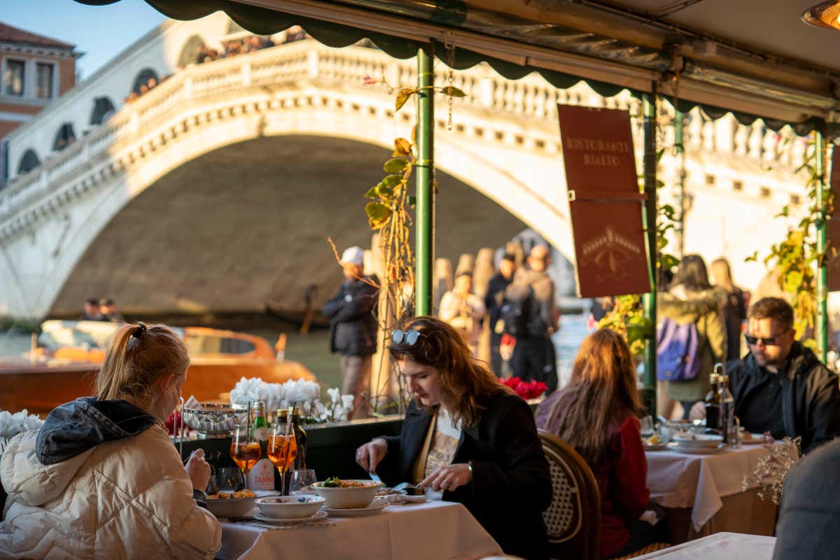 Ristorante Rialto, vicino al Ponte, valorizza il pescato del mercato veneziano