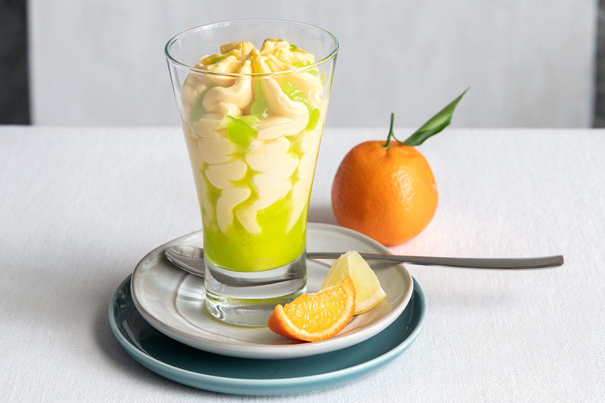 Coppa Isabel: gelato al mandarino tardivo di Ciaculli variegato con salsa ai limoni di Sorrento Igp Bindi, golose novità nella collezione primavera-estate 2022